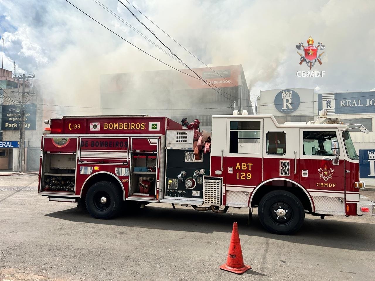 Incêndio de grandes proporções atinge empresa no Núcleo Bandeirante