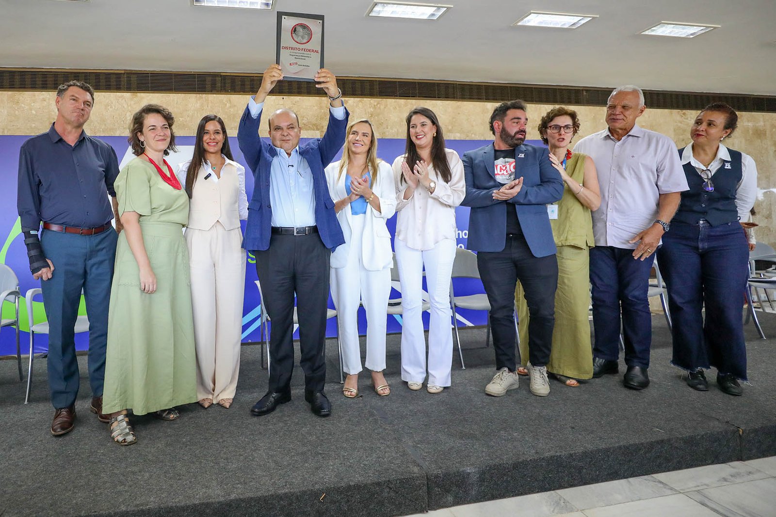 Governador Ibaneis anuncia ampliação do Prato Cheio para mais 30 mil famílias