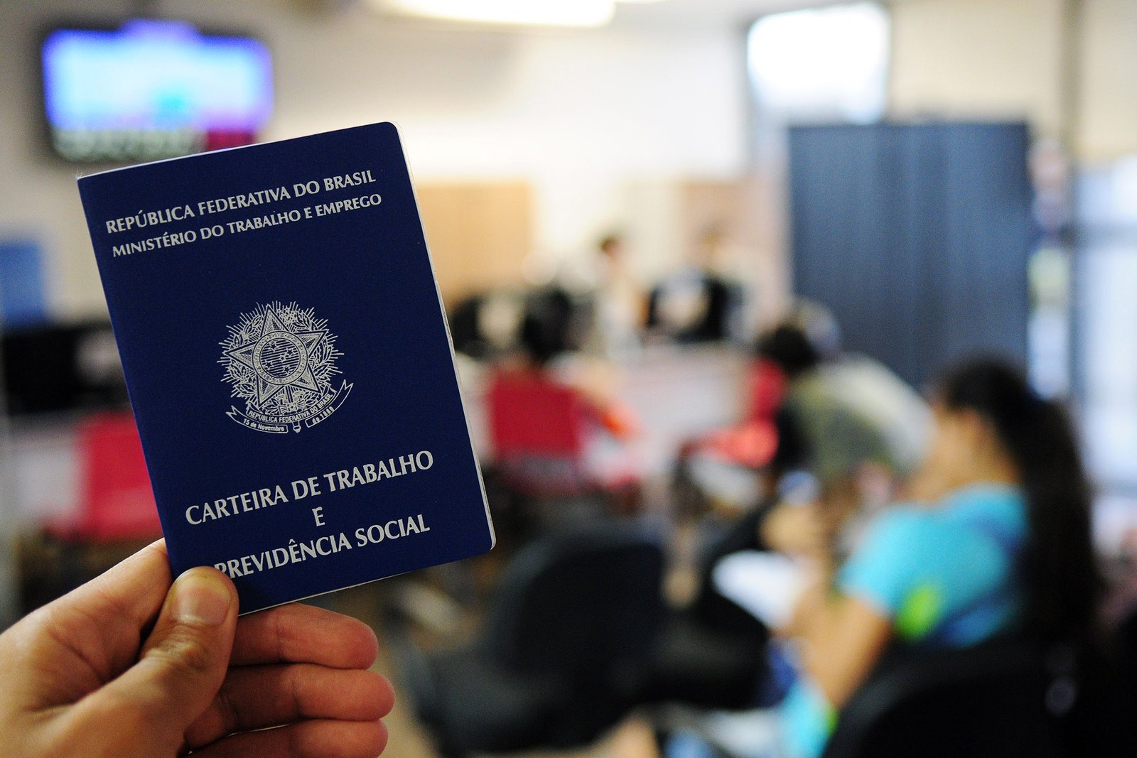 Agências do trabalhador oferecem 690 vagas de emprego nesta quarta-feira (2)